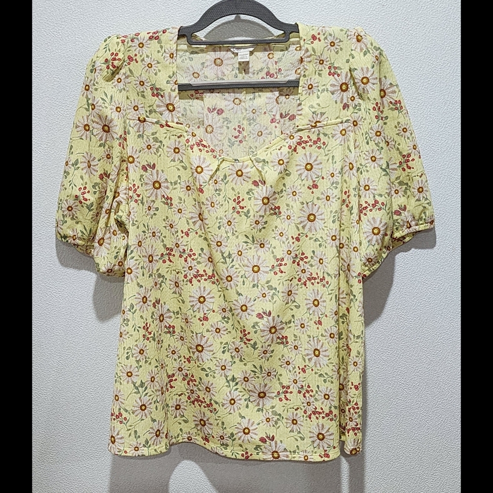 Cato Top Size 22/24W Yellow Floral Print Daisies Crinkle Puff Sleeve